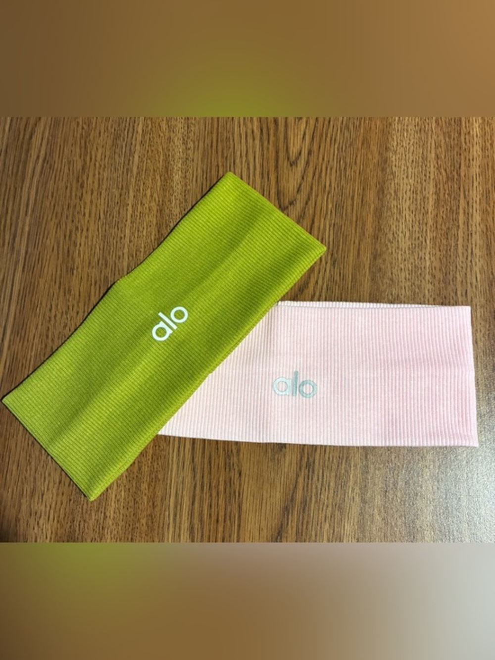 ALO Yoga Headband Duo in Olive Green and Light Pink